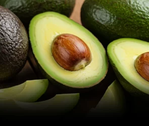 Culture d’avocat en Afrique : très lucrative ? (Tout comprendre) !
